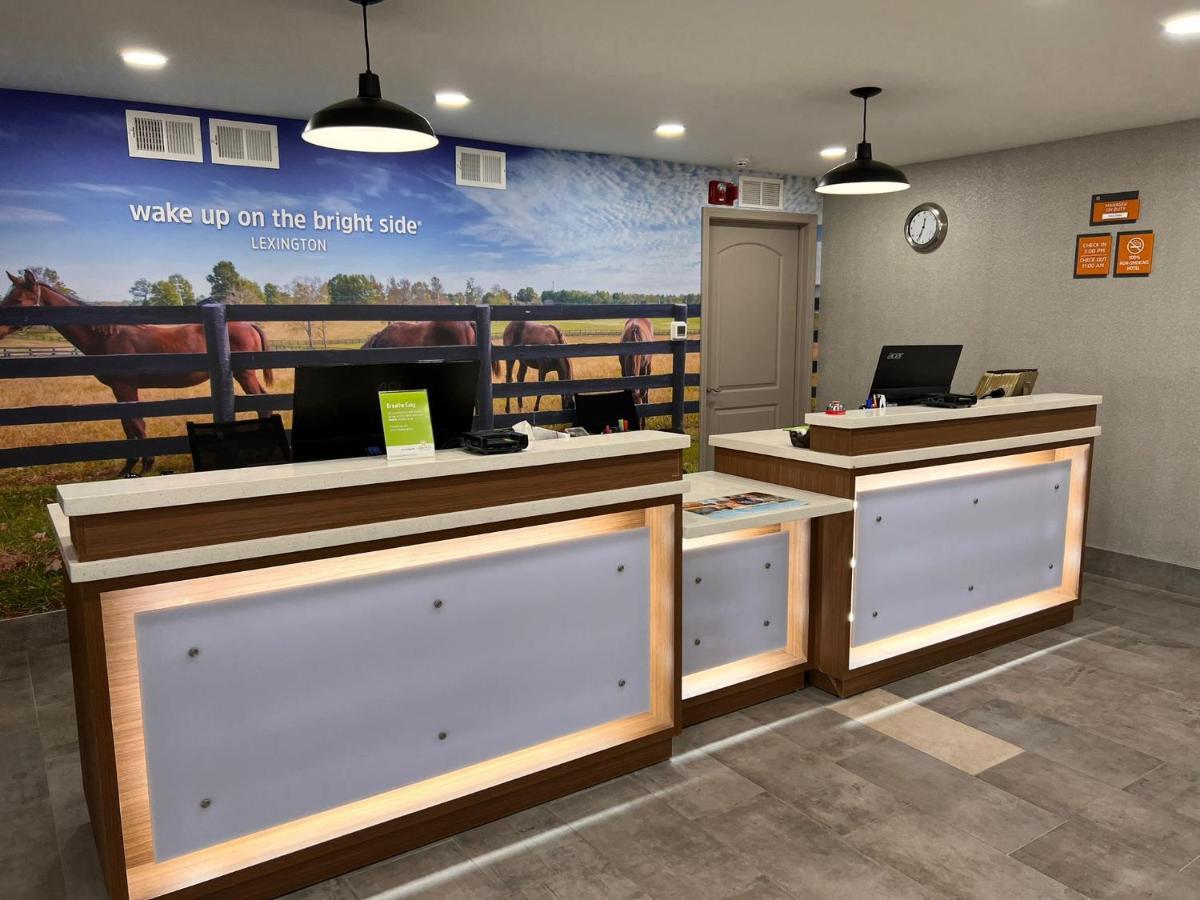 La Quinta Inn Lexington-Horse Park Extérieur photo