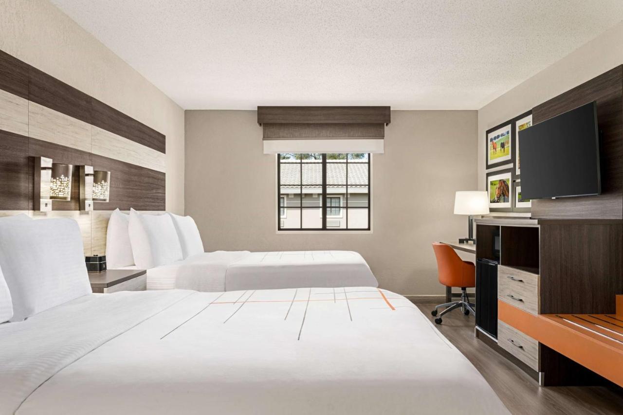 La Quinta Inn Lexington-Horse Park Extérieur photo