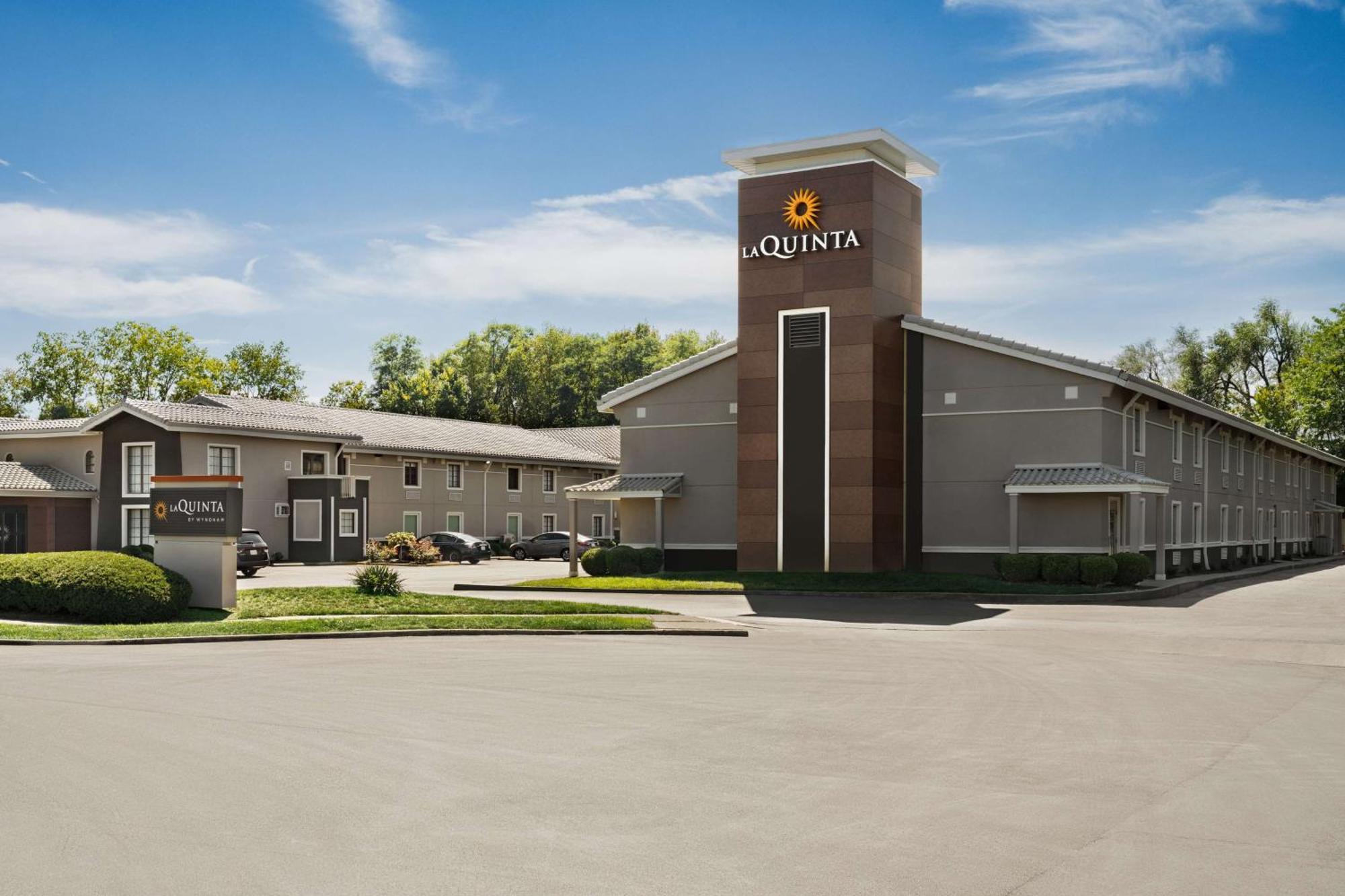 La Quinta Inn Lexington-Horse Park Extérieur photo